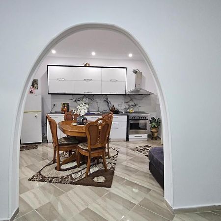 Guesthouse Albi Берат Екстер'єр фото