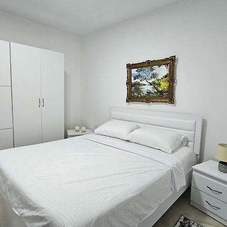 Guesthouse Albi Берат Екстер'єр фото