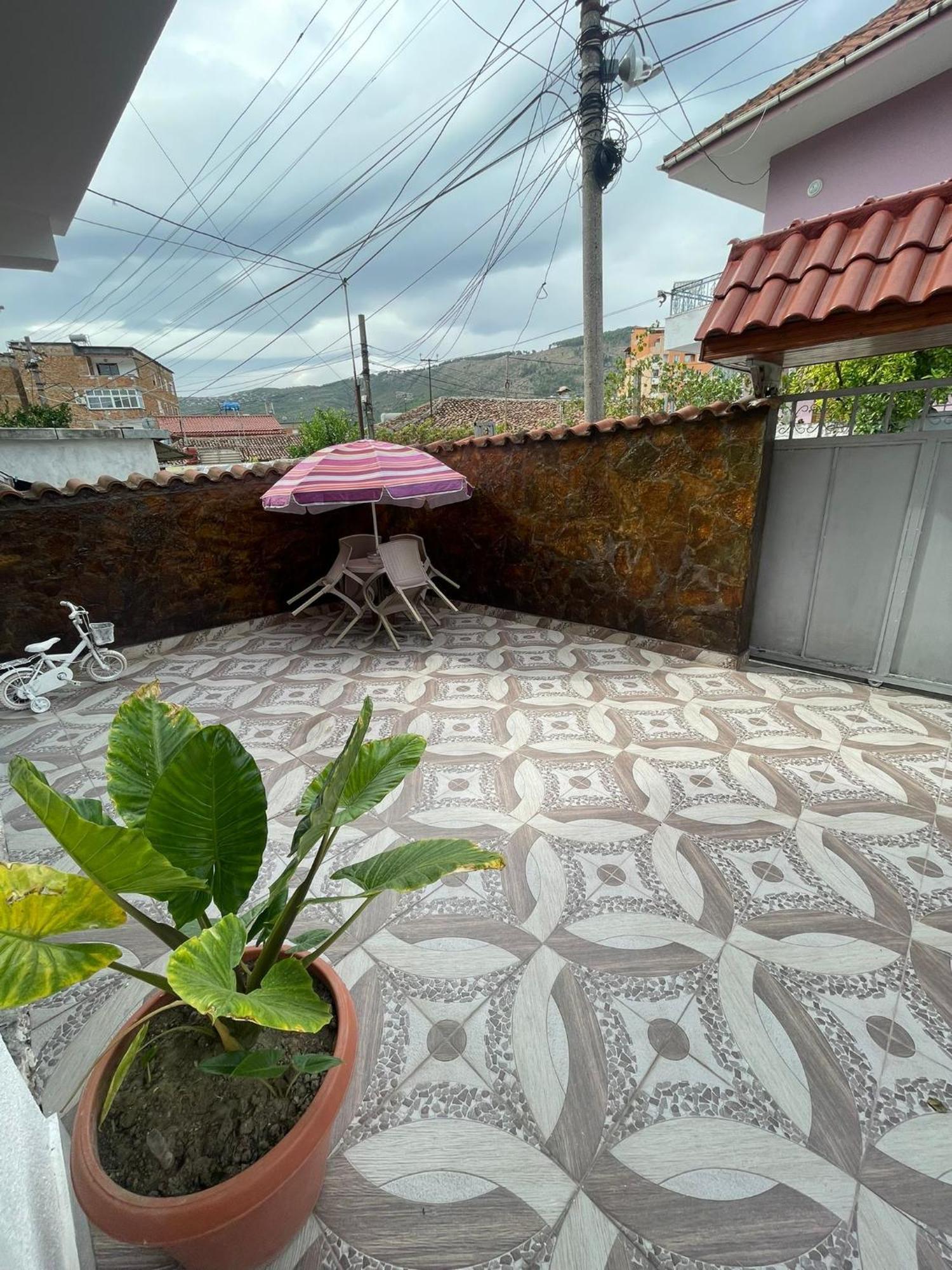 Guesthouse Albi Берат Екстер'єр фото