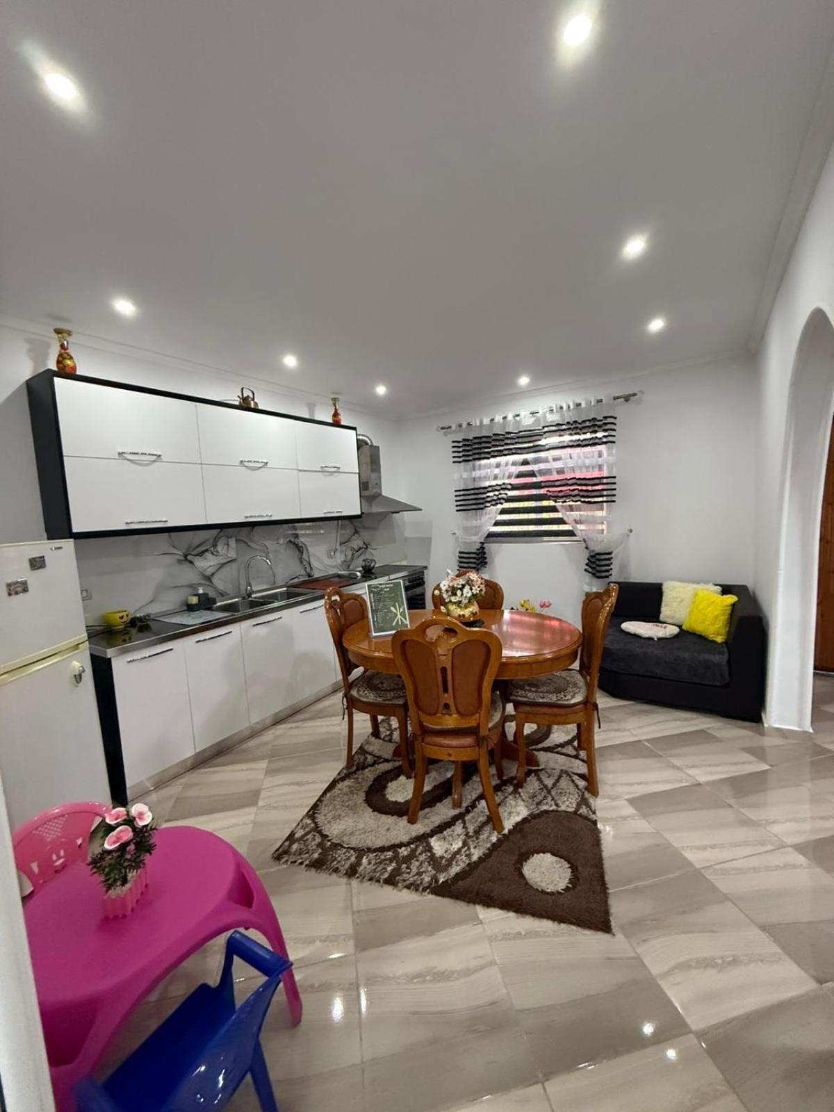Guesthouse Albi Берат Екстер'єр фото
